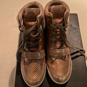 Vince Camuto “Frankie” Wedge Sneaker in Rose Gold. Pre loved condition.